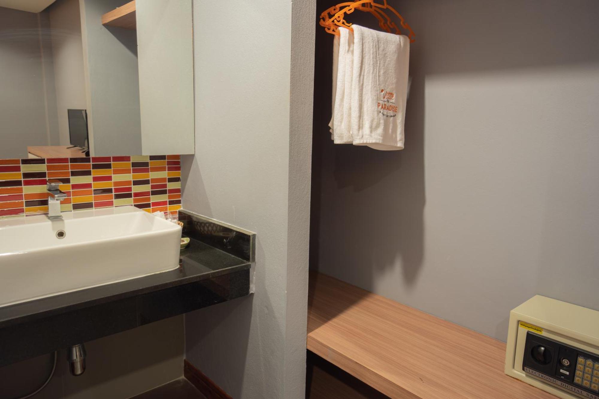 האד רין Street Zone Home Stay By Little Paradise מראה חיצוני תמונה